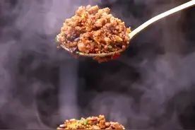 鱼籽很多人都喜欢吃，今儿跟大家分享一道酱香浓郁、干香可口的酱炒鱼籽！@刘强大厨 @满贝勒吃的那些事儿 #心动推荐菜 