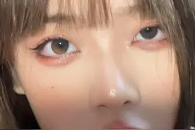 要的就是以迅雷不及掩耳盗铃之势#苹果原相机 #丑脸面具变身 #分享妆容视频封面