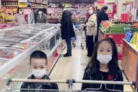 最好的成长就是学会亲力亲为，自信是成功的秘诀更是无数次小小的成就感所积累。爸爸只想让你们做一个自信满满的孩子。#爸爸带娃 #教育 #姐弟 #热门推荐视频封面