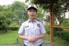 #小田带你逛消防  小田来教您怎样使用干粉灭火器！视频封面