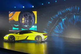 可以跳舞的超跑，可以自由升高降低、可以三轮行驶的超跑你见过吗