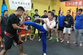 低鞭腿打击与保护并存的有效方法是：上体适度后倾。#武术 #搏击视频封面