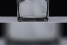 #学霸 家庭的孩子都是这样“玩”出来的，陪孩子一起用水做简单好玩#涨知识 的#趣味科学小实验 #科学实验 #科学小实验视频封面
