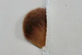 打底裤屁股开线怎么补，你们要的慢教程来了，语音版的噢😃#爱针线 #生活小妙招 #抖音小助手 @抖音短视频