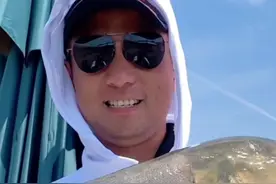 芦苇荡子钓巨鲢，抛竿十分钟就上了一条，结果……#钓鱼教学 #dou是钓鱼人