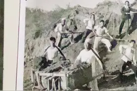 1960年，林县人民豫刷一团主要演员参加劳动#林州李俊生 #林州 #豫剧 @红旗渠李俊生视频封面