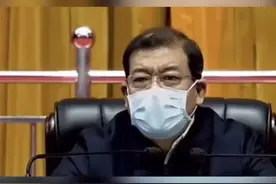 雨中为企业家打伞的网红市委书记履新湖北省副省长