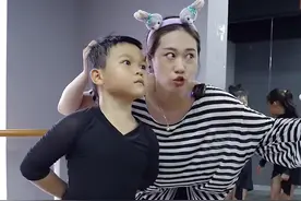 哈哈 凯哥出征，结局有点尴尬😅#拉丁舞 #舞蹈课堂 #老师