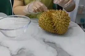 52块钱买到懂事的榴莲就意味着买到了快乐。#快乐就是开榴莲视频封面