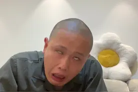 食鲍鱼？食柠檬啊你！#配音 #张学友#旺角卡门 #搞笑情侣图鉴视频封面