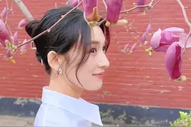蹦蹦跳跳赏个花 📷咔嚓咔嚓拍个照啦 #绽放我所爱视频封面