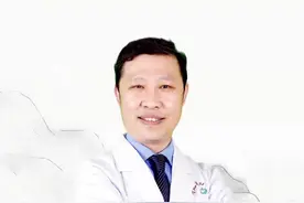 别让创可贴粘坏了伤口 #育儿 视频封面