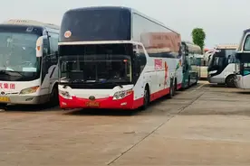宇通大三轴6147，徐闻一广州，准备报废了，目前状态是停班可惜了视频封面