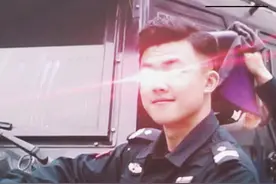 拥有一位特警男友是什么样的体验？“杯子上沾上了粉末，有可能被人下了药”……视频封面