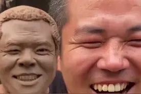 【高手在民间！#男子用路边泥土给路人速捏塑像 】近日，山西一非遗传承人就地取材，用路边的泥土给路人速捏泥塑，成品栩栩如生，连神情都十分相似。网友：厉害了，这泥土瞬间就有了灵魂和神韵！（人民日报）视频封面