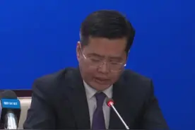 武汉市副市长：新型肺炎仍有326例在院治疗，重症65例，危重症23例。#武汉肺炎视频封面
