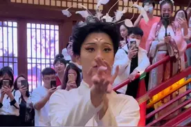 白鹤公子美不美？李承乾的男宠叫称心，李弘的男宠叫合欢，李贤的男宠叫赵道生#长安十二时辰 #李琳带您游西安 #跟我打卡最红地标视频封面