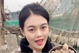 蚬子好吃如何吐沙，看完视频你就知道了@DOU+小助手 #海鲜 #大连 #抖音好物年货节视频封面