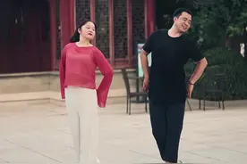 经典的歌曲就是喜欢听！有没有一丝丝代入感呢#户外舞蹈 枉凝眉