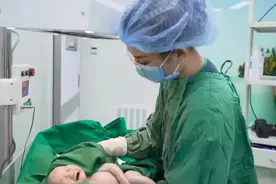 为什么人出生都是哭着来到这个世界，是不是人生真的这么累。视频封面