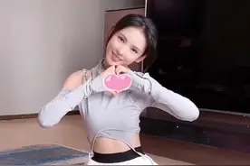 坐着都能瘦大腿！我的私藏懒人漫画腿教程来啦～视频封面