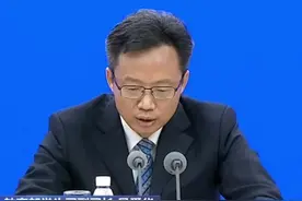 申请了助学贷款的同学看过来！不仅免除今年应偿还的国家助学贷款利息，本金也可以延长一年偿还。往届生也可享受！视频封面
