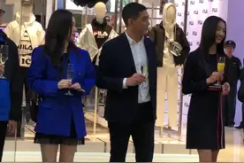 霍思燕和光熙在厦门……#美丽的厦门厦门厦门 助力斐乐开业视频封面