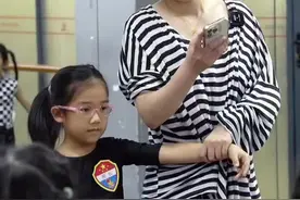 果然是我的大班长😄#舞蹈课堂 #老师 #拉丁舞视频封面