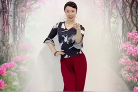 #小眼神儿 人活着，其实就是一种心态，你若觉得快乐，幸福无处不在#广场舞dou起来 #零基础学舞 #跟着节奏嗨起来 编舞阳光视频封面