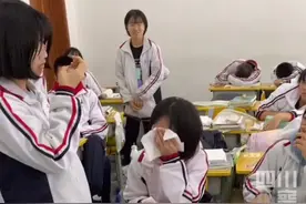 吉林白山，12月29日，#女生因数学题太难哭诉 后续：老师买数学题“奖励”女孩，这下，女孩是不是又要哭了？