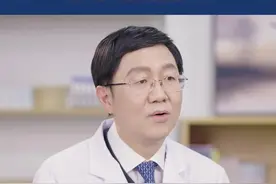 小时候铅笔扎伤的黑点，你手上还有吗？#医学科普视频封面