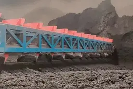 固废处理变废为宝！观摩：安徽涡阳某砖厂，废物利用，煤矸石做砖，节能减排，传播烧结砖知识，提高国内水平视频封面