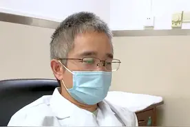 啃指甲、嚼头发…… 你家孩子有这种“异食癖”吗？视频封面
