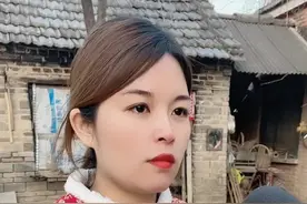 过年回家被问做什么工作！该怎么回答？#街头采访 #反转 #搞笑 #小丽同学 视频封面