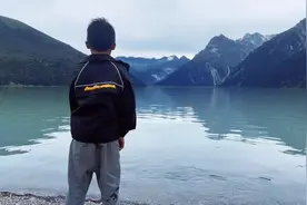 近几天总是频繁刷到曲江五小的事件，每刷到一次，心就痛一次视频封面