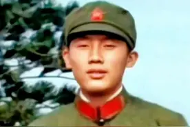 1958年王志军在香港出生，1976年，王志军申请参军入伍。1979年2月17日对越反击战打响，王志军成20余万参战的解放军中，唯一一名香港籍士兵，他所在的部队参与了攻打同登、凉山等战役。而这一次为国而战，也成了王志军人生中最值得骄傲和自豪的历史。对越自卫反击战结束后，王志军又回到了高楼大厦林立的香港。在香港，没有人知道这个脸上总是带着和蔼微笑的人曾亲历过战火硝烟。虽然王志军已经回归了普通人的生活，但是对越自卫反击战时身边一位位战友在战斗中倒下，那么多年轻的生命在人生最美好的年华凋零，这又让王志军久久不能释怀。为了缅怀和纪念那些曾经和王志军一起为国而战的战友，于是在2008年，王志军在香港出版了《1979对越战争亲历记》。主要讲述了广西前线解放军55军的作战过程。王志军将所有版费都用来帮助当年的战友们。视频封面