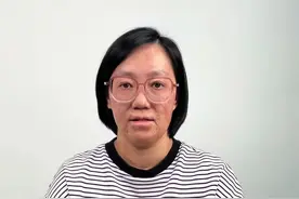 手机自燃的前兆，真的要小心，充电器也要及时断电#防范意识 #危险瞬间 #科普#手机自燃视频封面