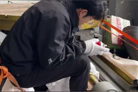 现在的年轻人真不愿意做这行啊，好不容易来个愿意学习的00后#数控加工 #机械设备 #学徒视频封面