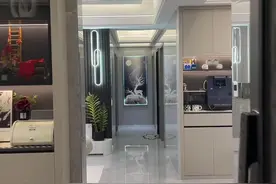 前前后后折腾了十个月装出来家，建面123平套内110，入住快一年了还是很喜欢，耐看好打理#现代简约 #浅灰色地砖装修效果图 #客厅搭配 #餐边柜 #装修颜色搭配