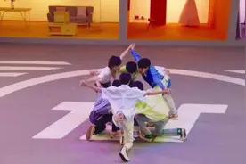 #刘耀文 #姐姐真漂亮 “在家是哥哥，在这我就是弟弟啦哈哈哈哈”视频封面