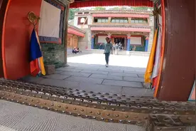 塔尔寺，位于青海省西宁市湟中区