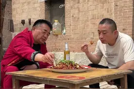 今天小文又弄了一大盘“凤尾”，乐海做成了香辣鸡屁股，小文最近咋一直想吃这有味道的菜呢。#聊城美食 #同城美食 #抖音记录农村生活 #普通的饭菜都是家的味道 #抖音分享农村生活视频封面