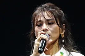 “其实我幸福的时候不怎么听歌.” #蔡健雅 #下一次爱情来的时候视频封面