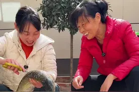 家常红烧鱼鲜嫩不腥汤汁浓这个周末硬菜就他了 红烧鱼这么做，招待亲朋好友倍有面 主要是做法特别简单 喜欢的朋友可以参考下  #红烧鱼的家常做法 #农村美食 #乡村生活视频封面