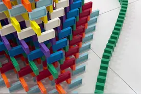 是谁家小朋友还没有玩过多米诺骨牌#解压 #多米诺骨牌 #手工视频封面