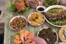 简简单单又对付一口#东北 #情侣日常 #春节