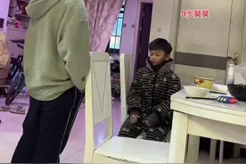 真的是服了！妹子啊！就那么一点点吃不下的饭而已！有必要训完舅舅训妈妈？😓😓#小舅舅大外甥女 #生活日常 #原谅我不厚道的笑了 #神兽日常 #小屁孩的日常视频封面