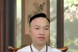 门口摆放石狮子有什么作用？ 门口摆放石狮子有什么作用？#生活服务热点中心 #住宅有讲究 #大门石狮子 #上热门🔥 #干货分享视频封面