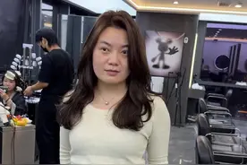 方圆脸必烫的纹理烫好看还好打理 简单百搭 自然大方的烫发 好看还好打理 #郑州发型设计#郑州烫发#郑州剪发#根据脸型设计发型 #烫发视频封面