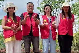 其实我也不知道我们这样做到底为什么，也不知道到底有没有意义，只是感觉能为这些老人做一点事情哪怕就是一顿爱心餐，爱无大小，有心就好，感谢所有大哥大姐们对我们的支持！也感谢跟着我一路的姊妹们辛苦了！#原创视频 #宣传正能量 #关爱老人 #乡村故事 #生活不易爱心传递